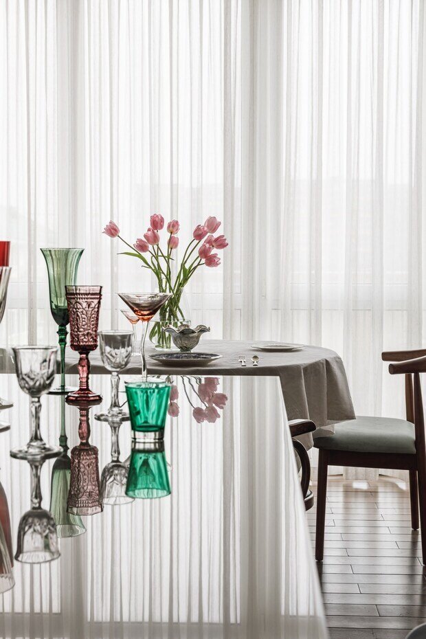 Фотография: Кухня и столовая в стиле Современный, Квартира, Проект дня, Кирпичный дом, 4 и больше, Более 90 метров, Алматы, современный с элементами эклектики, Марина Сапунова, Анара Байшулакова – фото на INMYROOM