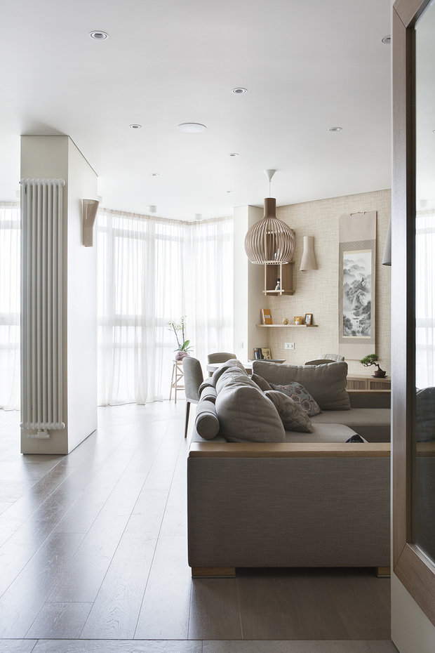 Фотография: Гостиная в стиле Восточный, Минимализм, Квартира, Проект недели, Москва, Эко, новостройка, Ариана Ахмад, Татьяна Карякина, Монолитный дом, 4 и больше, Более 90 метров – фото на INMYROOM