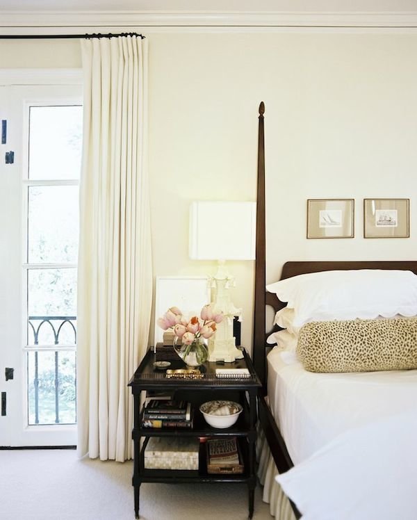 Фотография: Спальня в стиле Прованс и Кантри, Декор интерьера, Мебель и свет, Стол – фото на INMYROOM Фотография: Спальня в стиле Прованс и Кантри, Декор интерьера, Мебель и свет, Стол – фото на INMYROOM