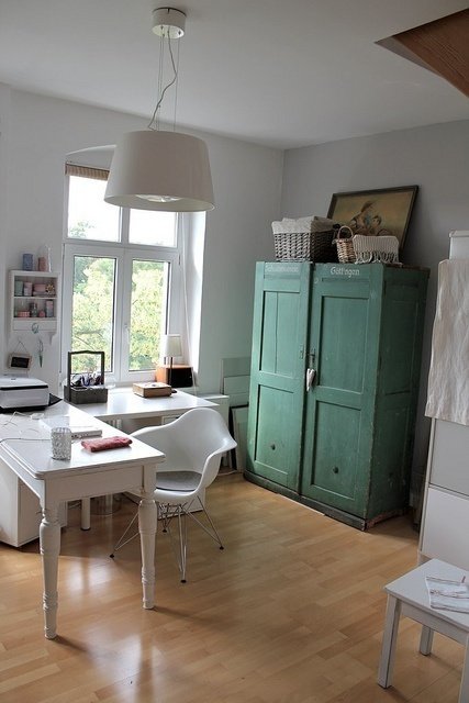 Фотография: Офис в стиле Скандинавский, Кабинет, Интерьер комнат – фото на INMYROOM