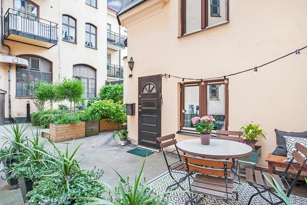 Фото из портфолио Частный дом в условиях города с собственным садом – фотографии дизайна интерьеров на INMYROOM