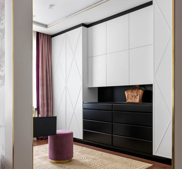 Фотография: Гардеробная в стиле Современный, Эклектика, Квартира, Белый, Проект недели, Москва, Зеленый, Бежевый, Розовый, Бирюзовый, Коричневый, Монолитный дом, 3 комнаты, Более 90 метров, Н-Куб, Николай Николаев – фото на INMYROOM