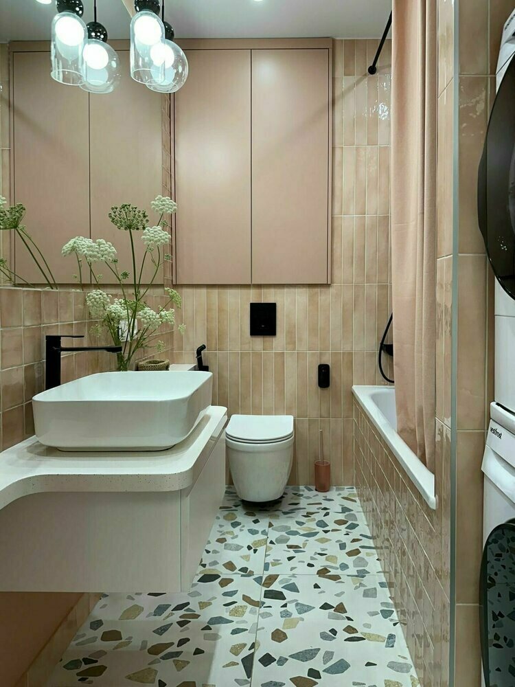 Фотография: в стиле , Ванная, Советы, интерьер ванной, дизайн ванной комнаты, хранение в ванной комнате, обустройство маленькой ванной комнаты, планировка ванной, ванная комната, как сделать ванную комфортной, удобная ванная, как сделать ванную уютнее, душ в ванной, интерьер ванной комнаты, обустроить ванную комнату, ремонты ванной комнаты, маленькая ванная комната – фото на INMYROOM