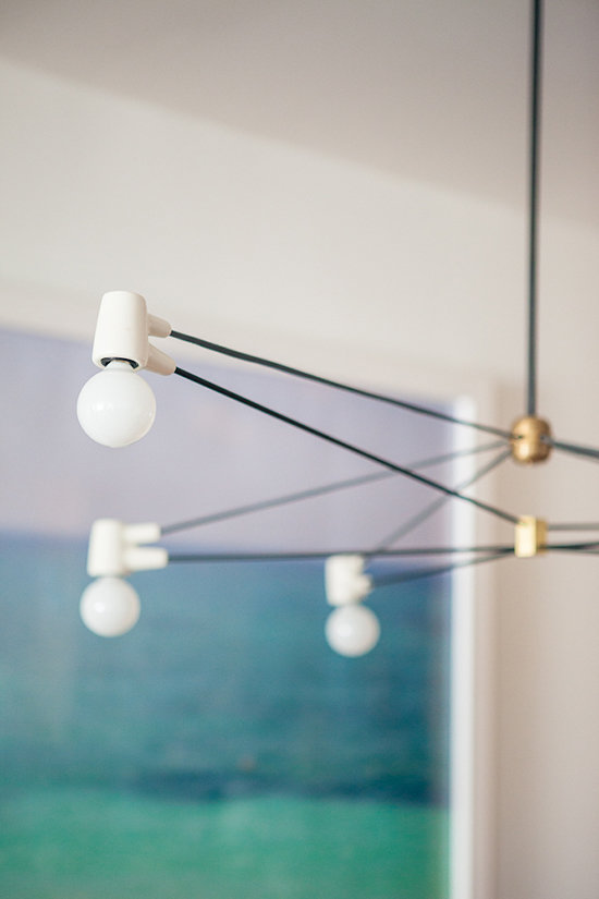 Фотография: Мебель и свет в стиле Современный, Гостиная, Декор интерьера, Интерьер комнат, Переделка, Тема месяца – фото на INMYROOM Фотография: Мебель и свет в стиле Современный, Гостиная, Декор интерьера, Интерьер комнат, Переделка, Тема месяца – фото на INMYROOM