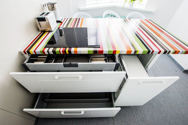 Фотография: Кухня и столовая в стиле Современный, Хай-тек – фото на InMyRoom.ru