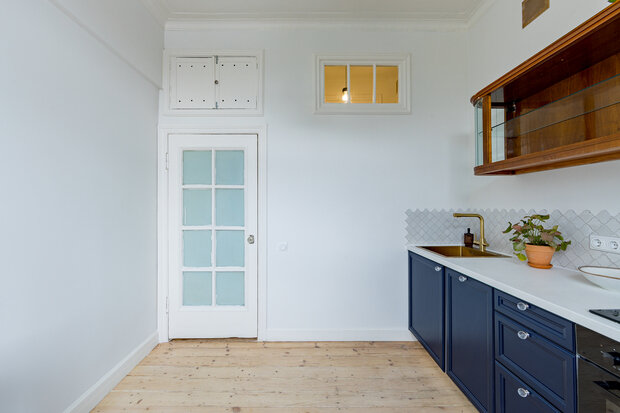 Фотография: Кухня и столовая в стиле Скандинавский, Эклектика, Винтажный, Квартира, Проект недели, Москва, Сталинка, Кирпичный дом, 2 комнаты, 40-60 метров, Анастасия Разливанова, Ольга Гусева – фото на INMYROOM