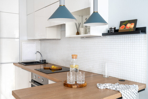 Фотография: Кухня и столовая в стиле Скандинавский, Современный, Минимализм, Малогабаритная квартира, Квартира, Проект недели, 2 комнаты, до 40 метров, Монолитно-кирпичный, Девяткино, Алла Добросердова – фото на INMYROOM