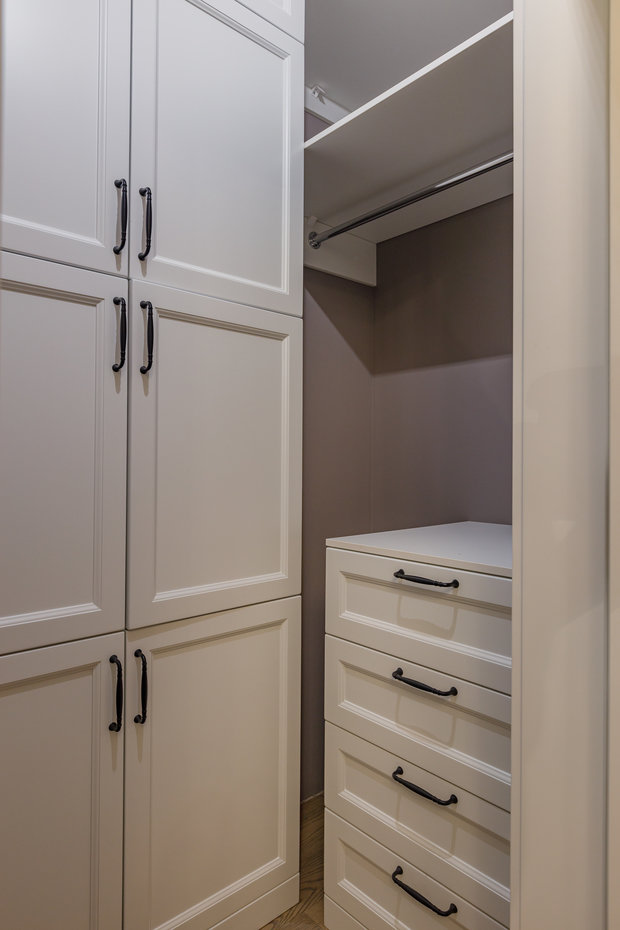 Фотография: Гардеробная в стиле Современный, Квартира, Проект недели, Москва, Наталия Хилова, 2 комнаты, до 40 метров, 40-60 метров – фото на INMYROOM