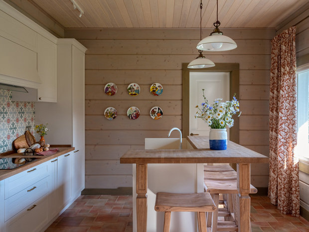 Фотография: Кухня и столовая в стиле Прованс и Кантри, Дом, Проект недели, Дача, Дом и дача, Московская область, 4 и больше, Более 90 метров, Анна Морозова, Aminteriors, Талеж, Константин Доронченков – фото на INMYROOM