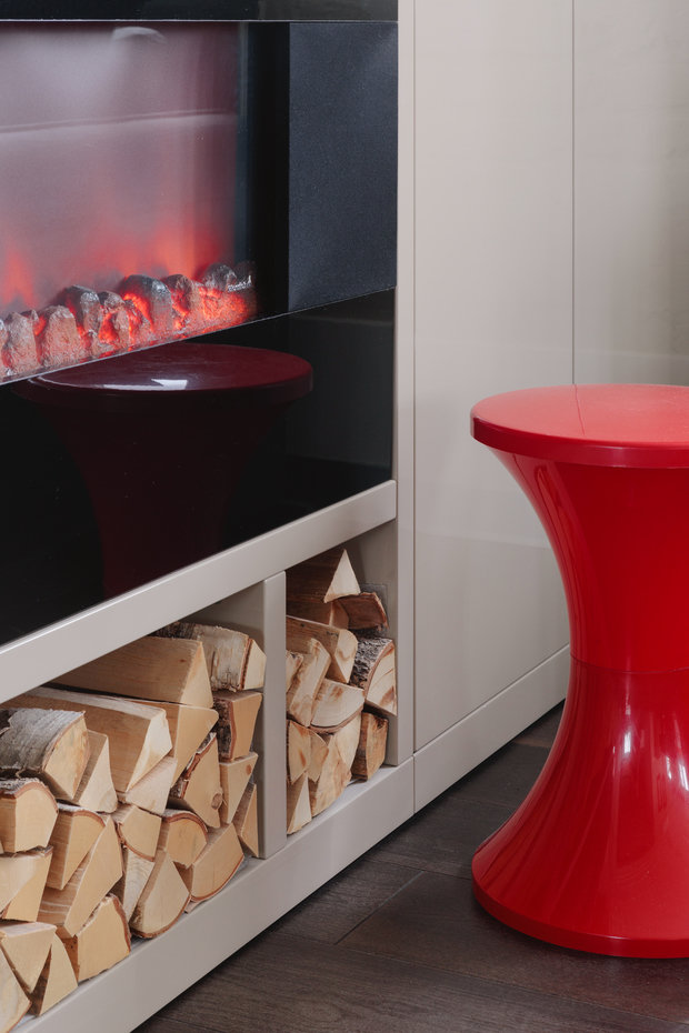 Фотография: Гостиная в стиле Современный, Квартира, Проект недели, Москва, Михаил Новинский, Samsung, Кирпичный дом, 3 комнаты, Более 90 метров, интерьерный телевизор, the serif – фото на INMYROOM