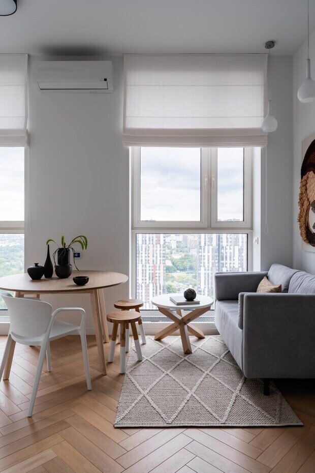 Фотография: Кухня и столовая в стиле Скандинавский, Современный, Малогабаритная квартира, Квартира, Проект дня, Москва, 2 комнаты, до 40 метров, Александра Лаврова – фото на INMYROOM