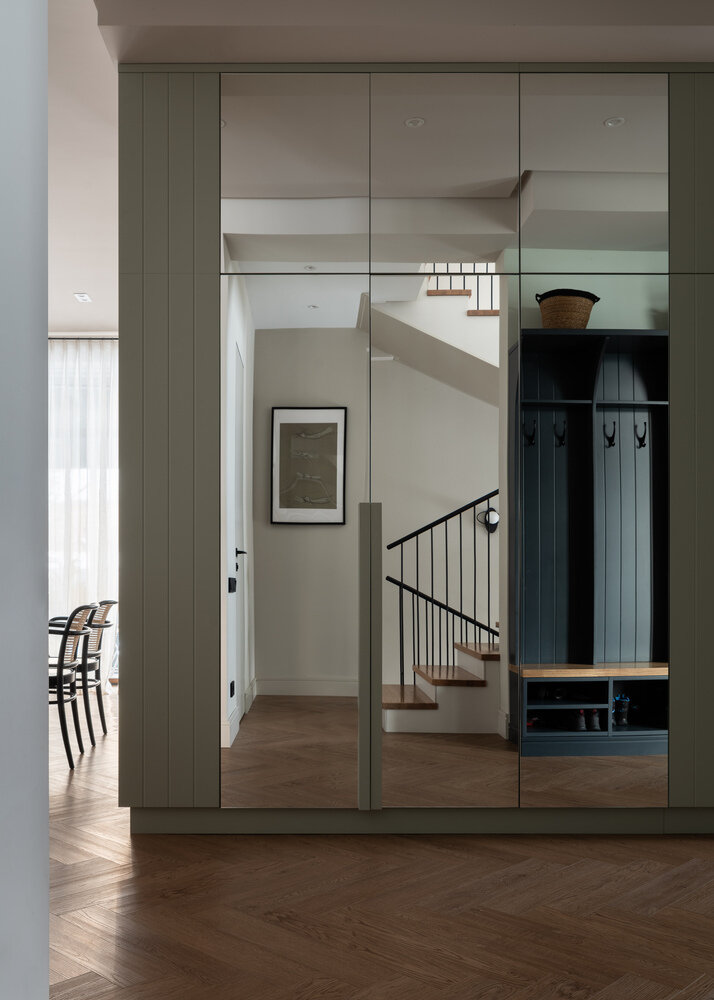 Фотография: Прихожая в стиле Современный, Эко, Дом, Минимализм, Проект недели, Кирпичный дом, 4 и больше, Более 90 метров, Алматы, Алиса Копылова – фото на INMYROOM Фотография: Прихожая в стиле Современный, Эко, Дом, Минимализм, Проект недели, Кирпичный дом, 4 и больше, Более 90 метров, Алматы, Алиса Копылова – фото на INMYROOM