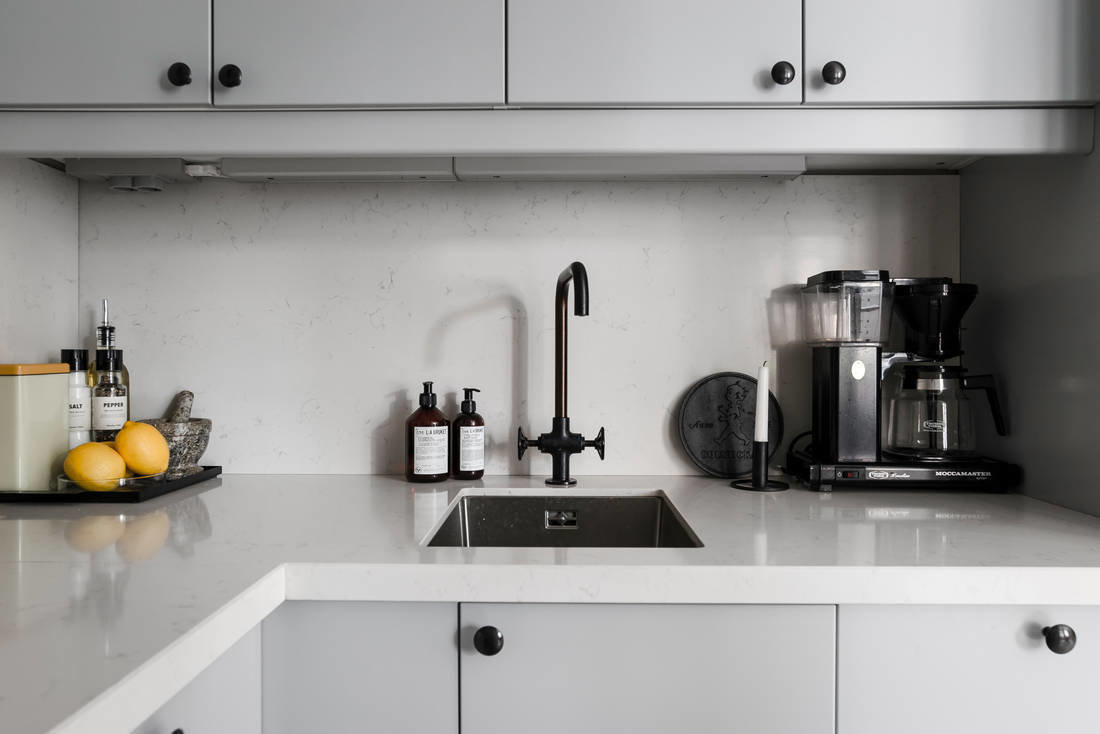 Фотография: Кухня и столовая в стиле Скандинавский, Квартира, Советы, 40-60 метров – фото на INMYROOM Фотография: Кухня и столовая в стиле Скандинавский, Квартира, Советы, 40-60 метров – фото на INMYROOM