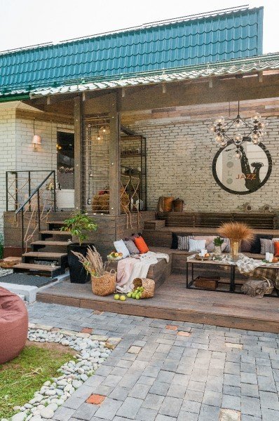 Фотография: Терраса в стиле Лофт, Скандинавский, Эклектика, Аксессуары, Декор, Мебель и свет, Белый, Дача, Бежевый, Серый, Оранжевый, Бирюзовый, Коричневый, Эко, Подмосковье, Дом и дача, Фазенда, Фундэкс, ENS Group, Home Melody, KAMROCK, Luminarc, Полигаль Восток, Artpole, терраса в стиле лофт, деревянный подиум, деревянный амфитеатр, лофт под открытым небом, ТД Текстиль, Северсталь, Премьер Профиль, Стамет, Мульча. РФ, Weber, Bironi, Dream Bag, Story Storet, Nobilis Marco, Casablanca, Юлия Швыченкова – фото на INMYROOM