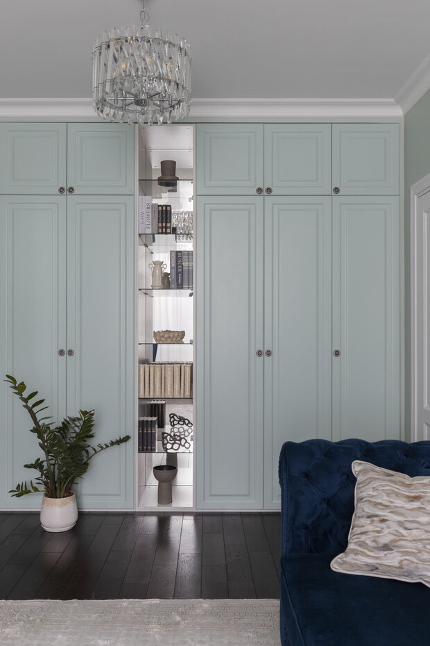 Фотография: Гостиная в стиле Классический, Современный, Квартира, Проект дня, Москва, Сталинка, 2 комнаты, 60-90 метров, Сокольники – фото на INMYROOM