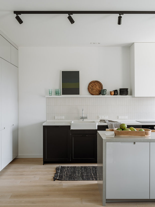 Фотография: Кухня и столовая в стиле Скандинавский, Минимализм, Квартира, Проект недели, Москва, 3 комнаты, 60-90 метров, Елена Соренсен – фото на INMYROOM