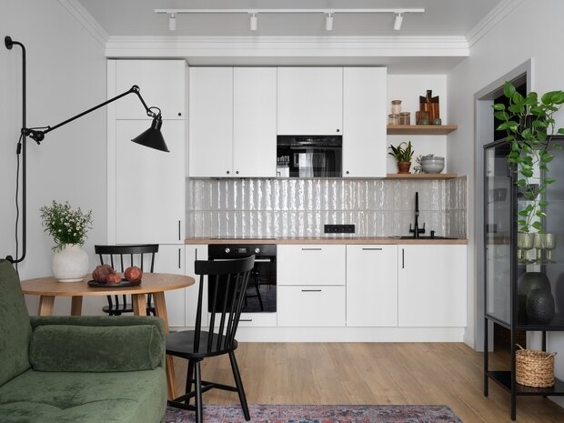 Фотография: Кухня и столовая в стиле Скандинавский, Современный, Минимализм, Квартира, Проект недели, Санкт-Петербург, 3 комнаты, 40-60 метров, Нина Клюс – фото на INMYROOM