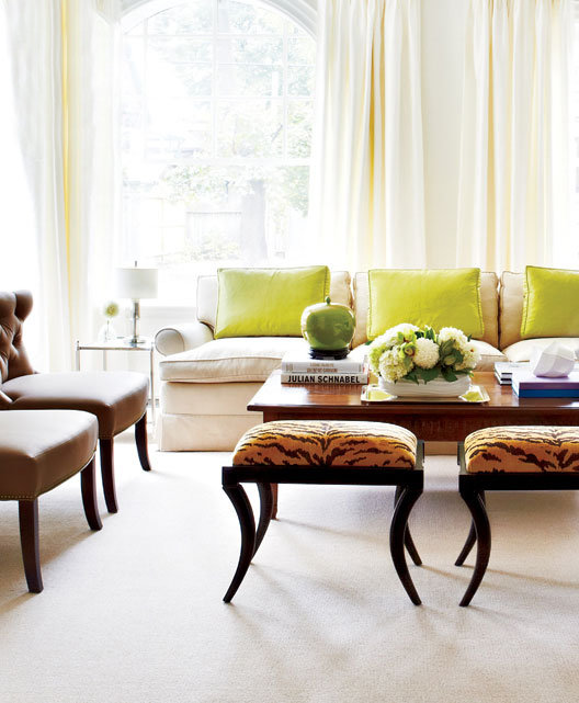 Фотография: Гостиная в стиле Современный, Классический, Декор интерьера, Дом, Дома и квартиры, Неоклассика – фото на INMYROOM Фотография: Гостиная в стиле Современный, Классический, Декор интерьера, Дом, Дома и квартиры, Неоклассика – фото на INMYROOM