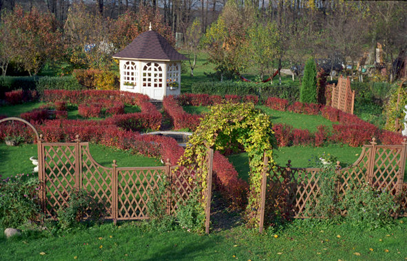 Фото из портфолио Оригинальные деревянные изделия для сада – фотографии дизайна интерьеров на INMYROOM