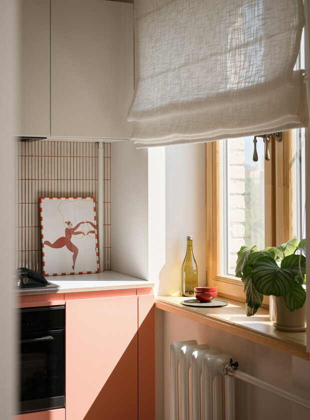 Фотография: Кухня и столовая в стиле Современный, Малогабаритная квартира, Квартира, Проект дня, Москва, Хамовники, Хрущевка, 2 комнаты, 40-60 метров, Анастасия Заркуа – фото на INMYROOM