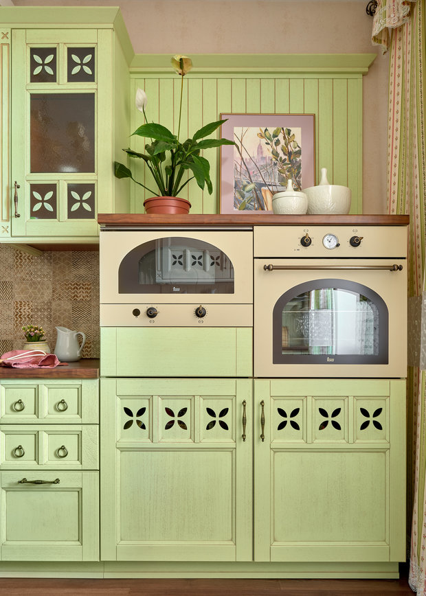 Фотография: Кухня и столовая в стиле Прованс и Кантри, Квартира, Проект дня, Красногорск, 3 комнаты, 60-90 метров, Более 90 метров, Евгения Ивлиева – фото на INMYROOM