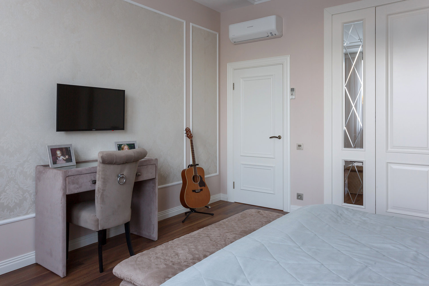 Фотография: Спальня в стиле Классический, Современный, Кухня и столовая, Ванная, Гостиная, Детская, Проект недели, Бежевый, Серый, Розовый, Более 90 метров, ПРЕМИЯ INMYROOM – фото на INMYROOM Фотография: Спальня в стиле Классический, Современный, Кухня и столовая, Ванная, Гостиная, Детская, Проект недели, Бежевый, Серый, Розовый, Более 90 метров, ПРЕМИЯ INMYROOM – фото на INMYROOM