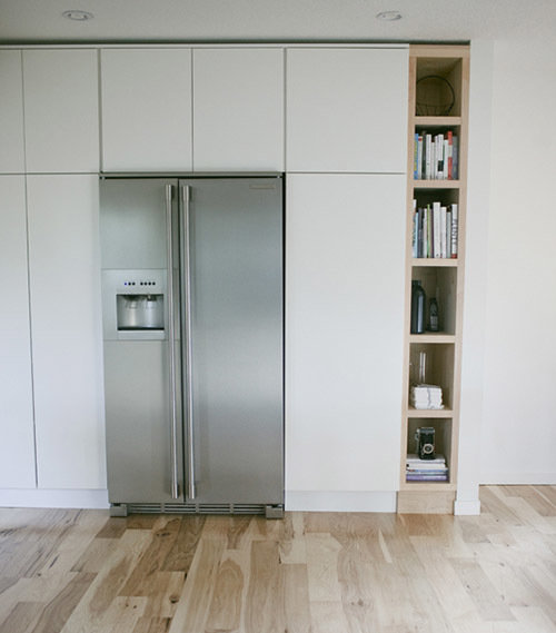 Фотография: Кухня и столовая в стиле Современный, Минимализм, Переделка, ИКЕА, кухня в стиле минимализм, как оформить кухню в стиле минимализм, минималистичная кухня, кухонный гарнитур от ИКЕА, переделка кухни – фото на INMYROOM