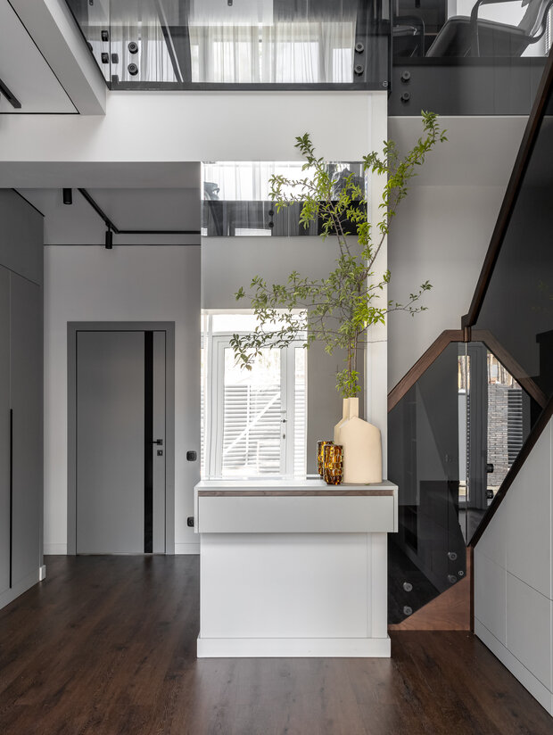 Фотография: Прихожая в стиле Современный, Минимализм, Дом, Проект недели, Дом и дача, 4 и больше, Более 90 метров, Челябинская область, Денис Тарасенко, Олеся Тарасенко – фото на INMYROOM