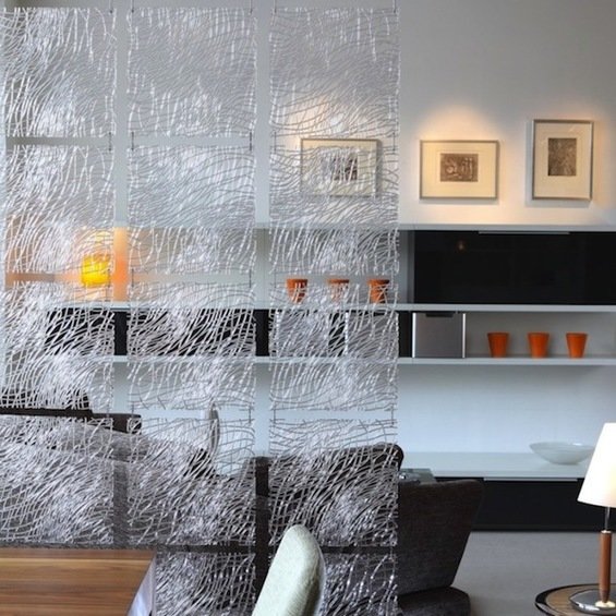 Фотография: Декор в стиле Современный, Хай-тек, Декор интерьера, Мебель и свет, Декор дома, Цвет в интерьере, Стеллаж, Перегородка – фото на INMYROOM