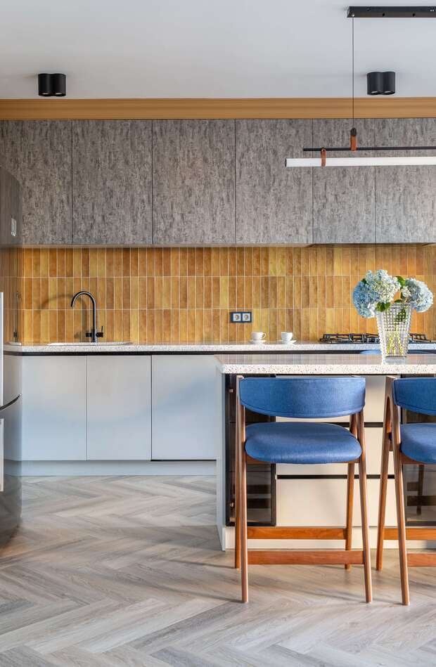 Фотография: Кухня и столовая в стиле Современный, Эклектика, Квартира, Проект дня, Казахстан, 3 комнаты, Более 90 метров, Надира Мустафина – фото на INMYROOM