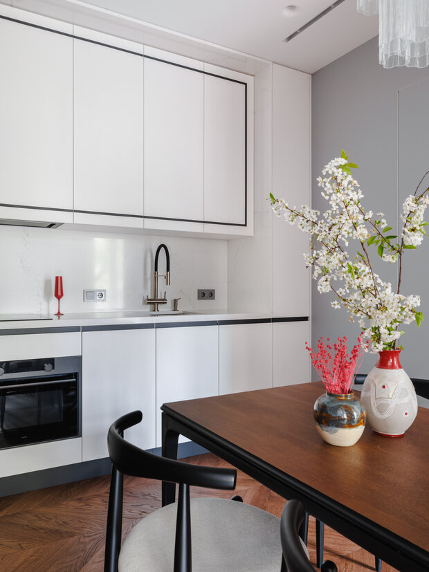 Фотография: Кухня и столовая в стиле Классический, Современный, Квартира, Проект дня, Москва, Сталинка, 2 комнаты, 40-60 метров, Винтажный, Planka – фото на INMYROOM