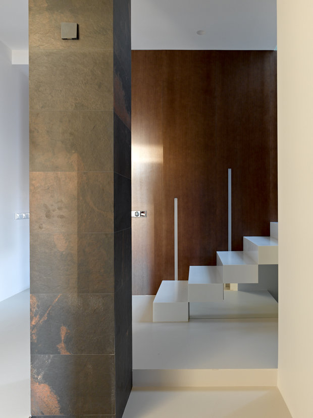 Фотография: Прихожая в стиле Минимализм, Современный, Дом, Архитектура, Дизайн интерьера, Декор, Проект недели, Дом на природе, Дом и дача, отделка – фото на INMYROOM