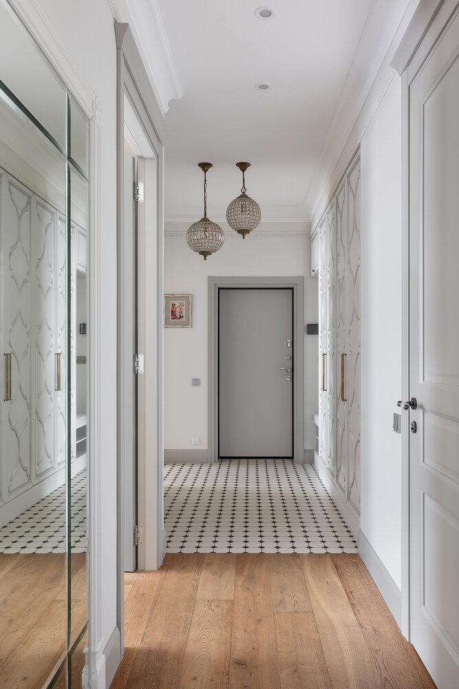 Фотография: Прихожая в стиле Классический, Современный, Квартира, Проект дня, Санкт-Петербург, 4 и больше, Более 90 метров, Маргарита Сивухина – фото на INMYROOM Фотография: Прихожая в стиле Классический, Современный, Квартира, Проект дня, Санкт-Петербург, 4 и больше, Более 90 метров, Маргарита Сивухина – фото на INMYROOM