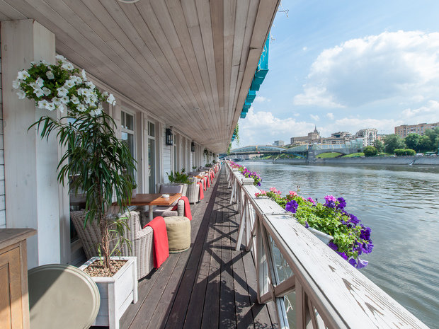 Фотография: Балкон, Терраса в стиле Прованс и Кантри, Классический, Современный, Италия, Дома и квартиры, Городские места, Прованс, Ресторан – фото на INMYROOM