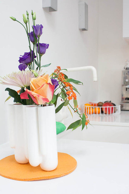 Фотография: Флористика в стиле , Кухня и столовая, Интерьер комнат – фото на INMYROOM