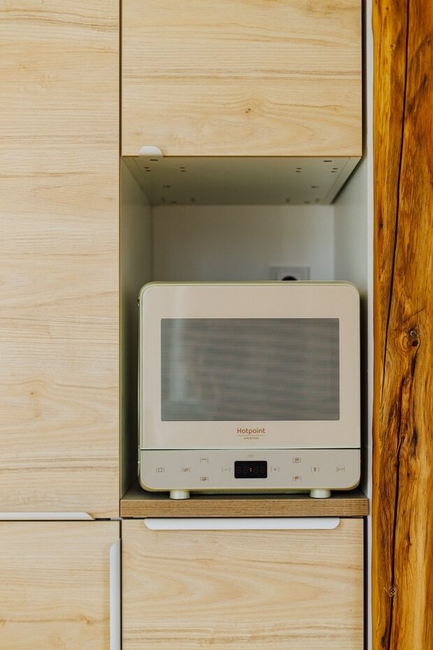 Фотография: Кухня и столовая в стиле Скандинавский, Восточный, Малогабаритная квартира, Квартира, Проект недели, Москва, Эко, Хрущевка, 2 комнаты, 40-60 метров, Павел Фотеев – фото на INMYROOM