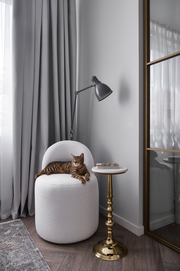 Фотография: Спальня в стиле Современный, Малогабаритная квартира, Квартира, Проект дня, Пермь, Монолитный дом, 2 комнаты, до 40 метров, современный с элементами классики и минимализмом, Арина Гринберг – фото на INMYROOM