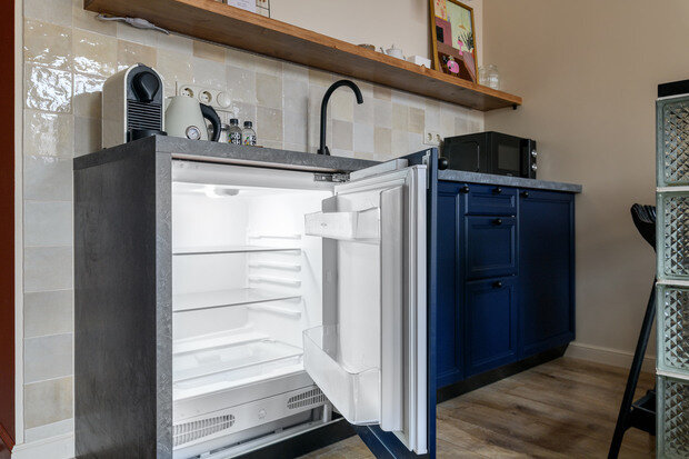 Фотография: Кухня и столовая в стиле Современный, Минимализм, Малогабаритная квартира, Квартира, Студия, Проект недели, Санкт-Петербург, Кирпичный дом, до 40 метров, Арина Зайцева – фото на INMYROOM