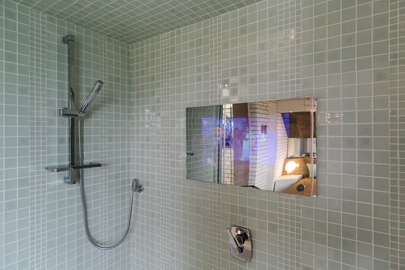 Фотография: Ванная в стиле Современный, Интерьер комнат, Дача, Дачный ответ, Мансарда – фото на INMYROOM Фотография: Ванная в стиле Современный, Интерьер комнат, Дача, Дачный ответ, Мансарда – фото на INMYROOM