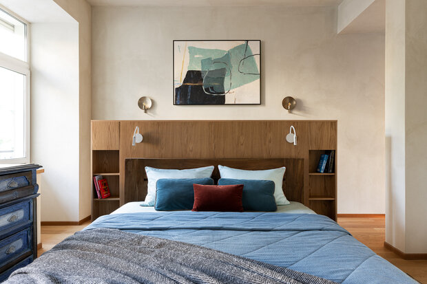 Фотография: Спальня в стиле Лофт, Скандинавский, Современный, Эклектика, Квартира, Проект дня, Москва, Хамовники, Сталинка, 4 и больше, Более 90 метров, Руслан Мусин – фото на INMYROOM