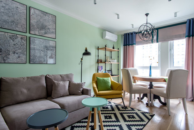 Фотография: Гостиная в стиле Скандинавский, Эклектика, Квартира, Белый, Проект дня, Черный, Москва, Зеленый, Бежевый, Желтый, Панельный дом, 2 комнаты, Евгений Гнесин, Roomba Interior – фото на INMYROOM