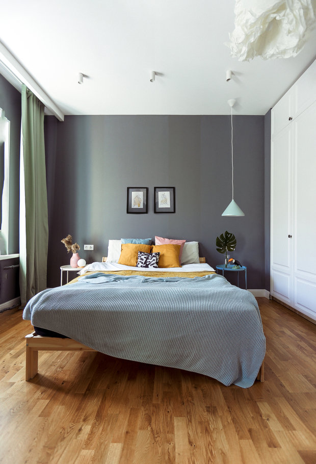 Фотография: Спальня в стиле Скандинавский, Квартира, Проект недели, Санкт-Петербург, Кирпичный дом, 2 комнаты, 60-90 метров, Алена Рогачева, Полина Строкова – фото на INMYROOM
