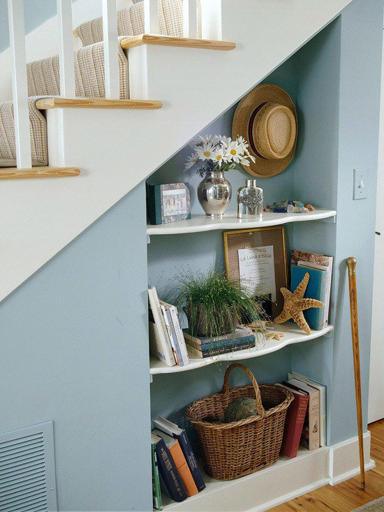 Фотография: Декор в стиле Современный, Гардеробная, Декор интерьера, Хранение, Декор дома, Лестница, Гардероб – фото на INMYROOM Фотография: Декор в стиле Современный, Гардеробная, Декор интерьера, Хранение, Декор дома, Лестница, Гардероб – фото на INMYROOM