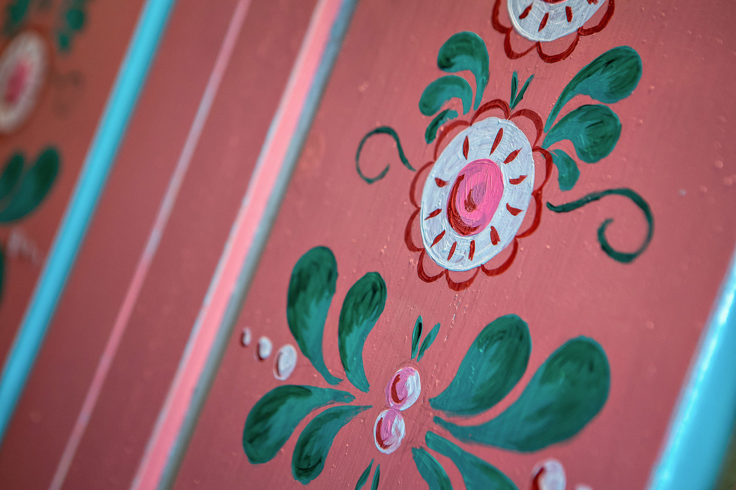 Фотография: в стиле , Прованс и Кантри, Россия, Аксессуары, Adrenalina, Дымов керамика, Декор, Мебель и свет, Дача, Красный, Зеленый, Бежевый, Синий, Серый, Розовый, Коричневый, Дом и дача, Kerama Marazzi, Wunderlicht, Dimplex, Venis, Рубикон, Белькантри, Мария Соловьева-Сосновик, бюджетное оформление бани, баня в русском стиле, изразцовый камин в бане – фото на INMYROOM Фотография: в стиле , Прованс и Кантри, Россия, Аксессуары, Adrenalina, Дымов керамика, Декор, Мебель и свет, Дача, Красный, Зеленый, Бежевый, Синий, Серый, Розовый, Коричневый, Дом и дача, Kerama Marazzi, Wunderlicht, Dimplex, Venis, Рубикон, Белькантри, Мария Соловьева-Сосновик, бюджетное оформление бани, баня в русском стиле, изразцовый камин в бане – фото на INMYROOM