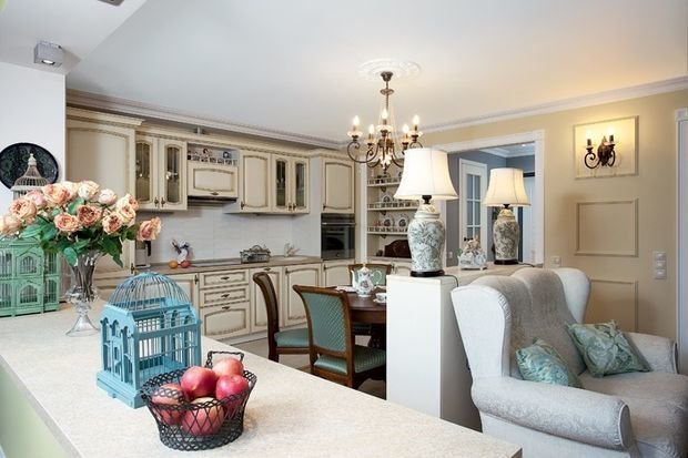 Фотография: Кухня и столовая в стиле Прованс и Кантри, Декор интерьера, Малогабаритная квартира, Квартира, Студия – фото на INMYROOM