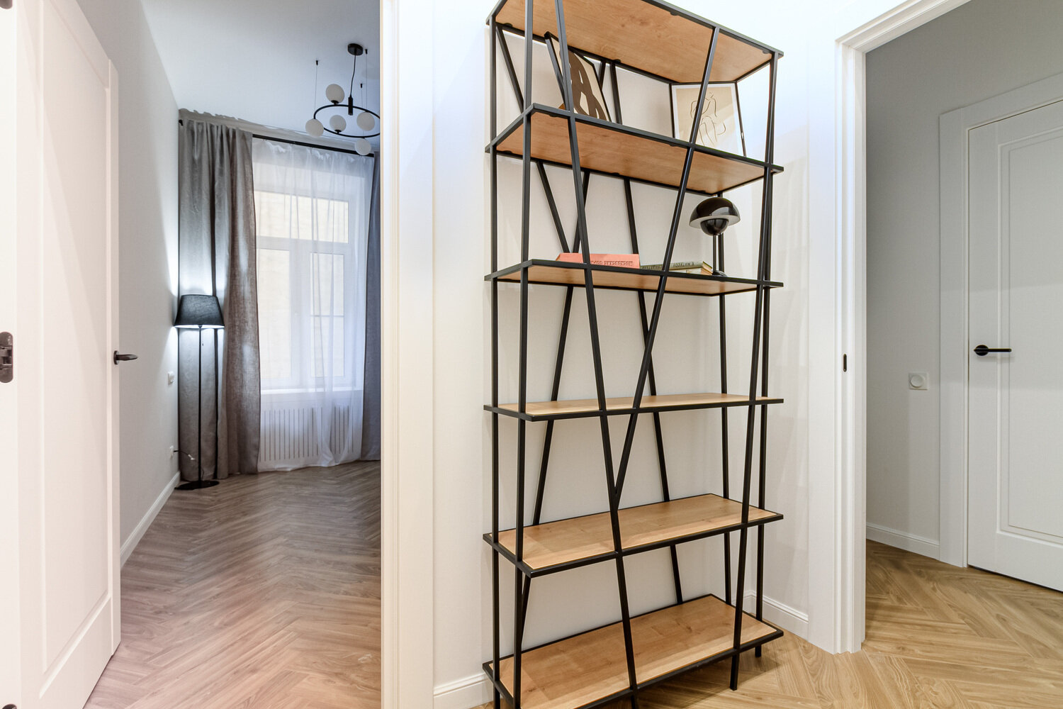 Фотография: Прихожая в стиле Классический, Современный, Эклектика, Квартира, Проект дня, Санкт-Петербург, Кирпичный дом, 3 комнаты, 60-90 метров, Елена Голубева – фото на INMYROOM