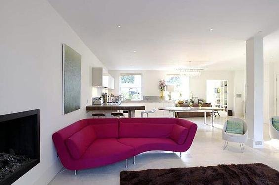 Фотография: Гостиная в стиле Современный, Минимализм, Декор интерьера, Дизайн интерьера, Мебель и свет, Цвет в интерьере, Стены, Розовый, Фуксия – фото на INMYROOM