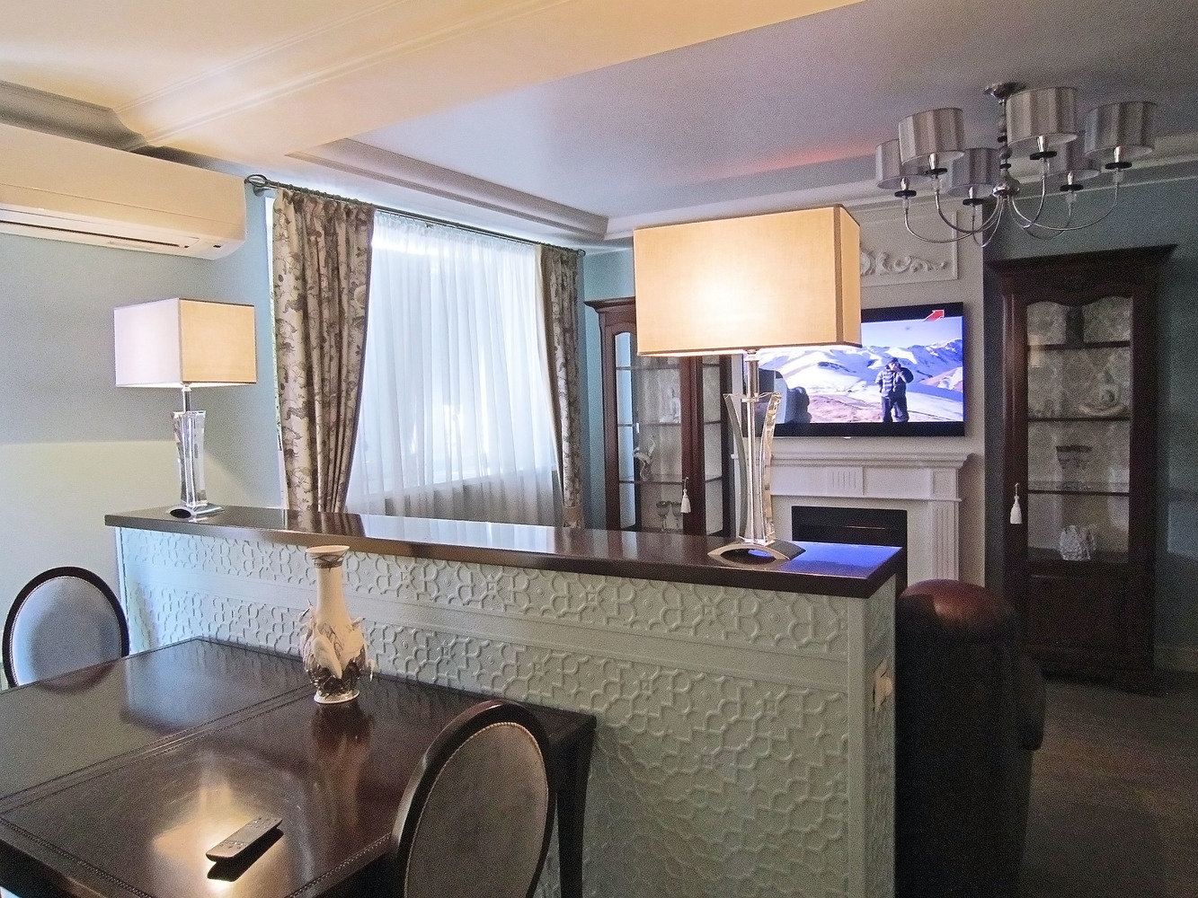 Фото из портфолио Гостиная с камином – фотографии дизайна интерьеров на INMYROOM Фото из портфолио Гостиная с камином – фотографии дизайна интерьеров на INMYROOM