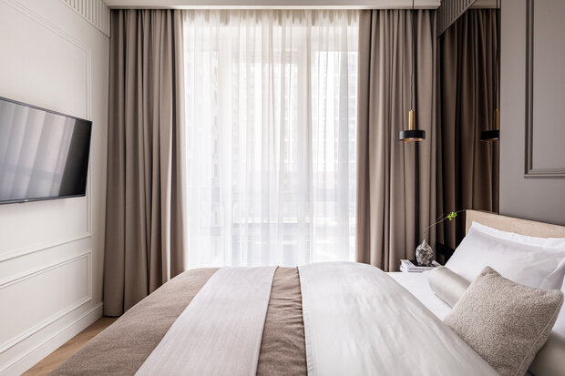 Фотография: Спальня в стиле Классический, Современный, Квартира, Проект дня, 2 комнаты, 40-60 метров, Анна Жижайкина, современный с элементами неоклассики – фото на INMYROOM