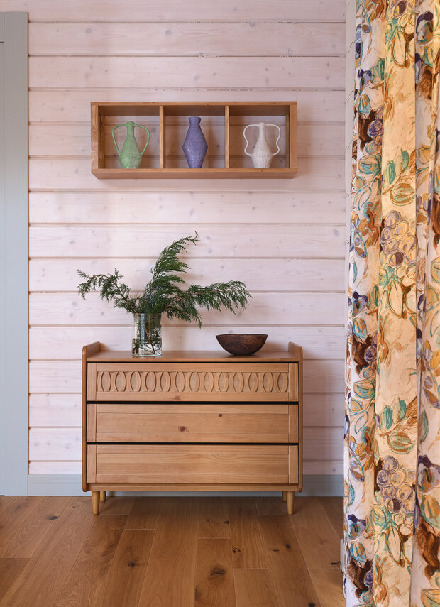 Фотография: Спальня в стиле Прованс и Кантри, Скандинавский, Эклектика, Дом, Проект недели, Дом и дача, Московская область, Ирина Васильева, 4 и больше, Более 90 метров, Александра Лепина, студия SVETLITSA – фото на INMYROOM